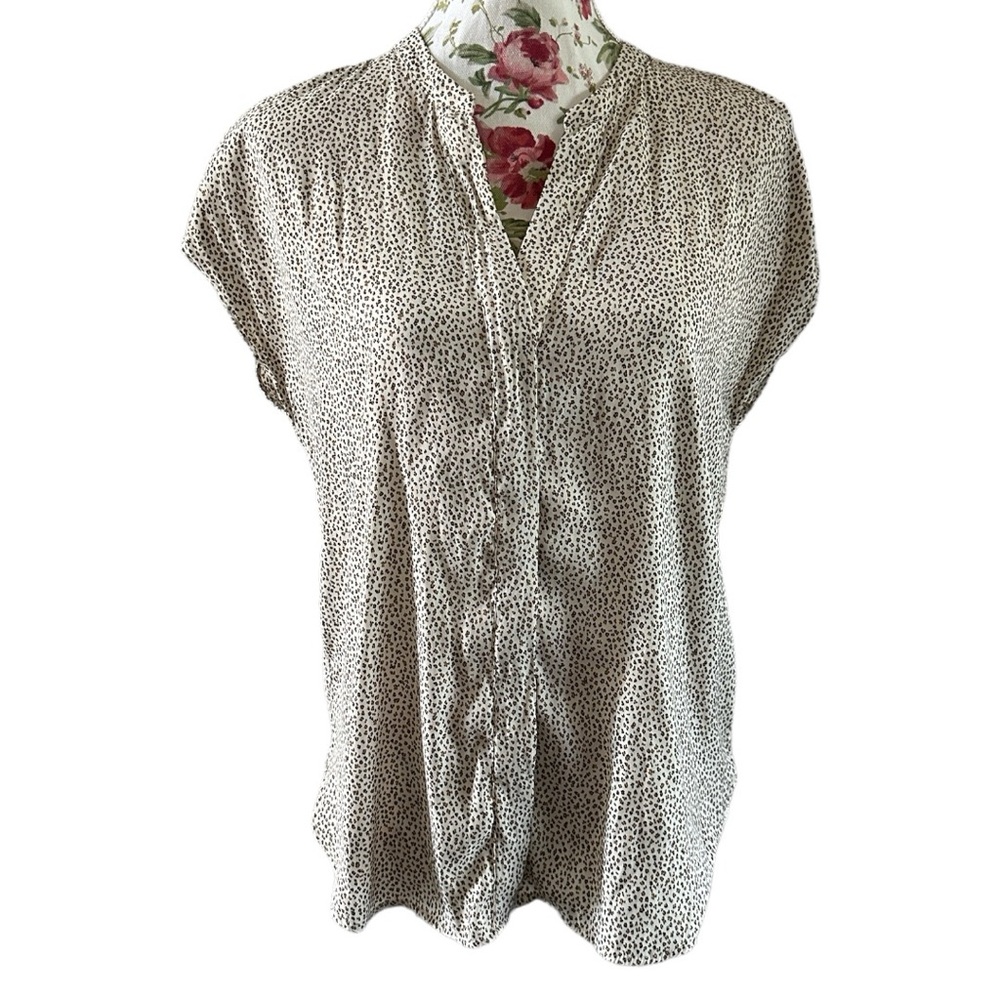 Banana Republic sleeveless blouse medium animal print cheetah button front